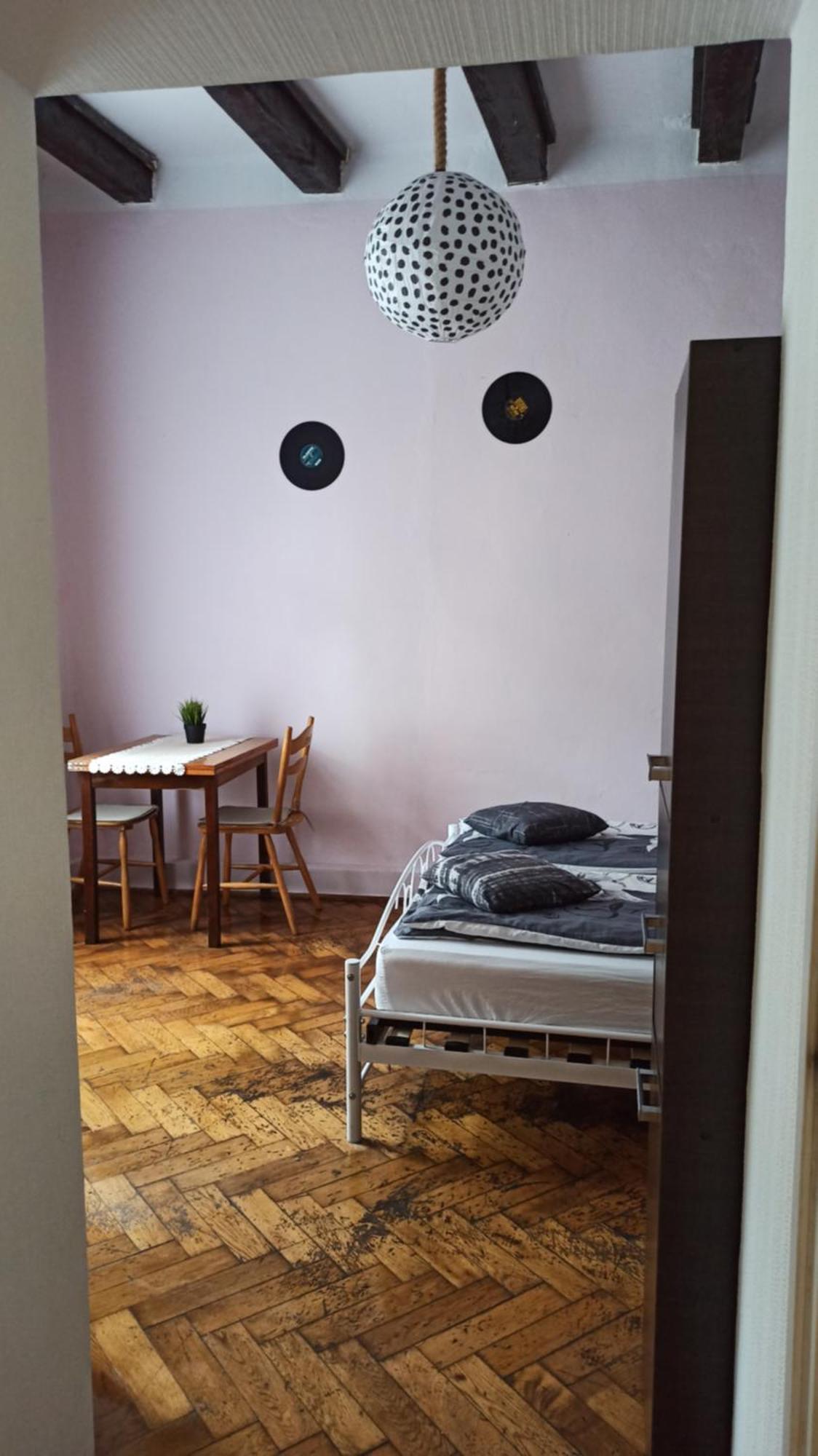 Willa Retro Hostel Krasków Eksteriør bilde